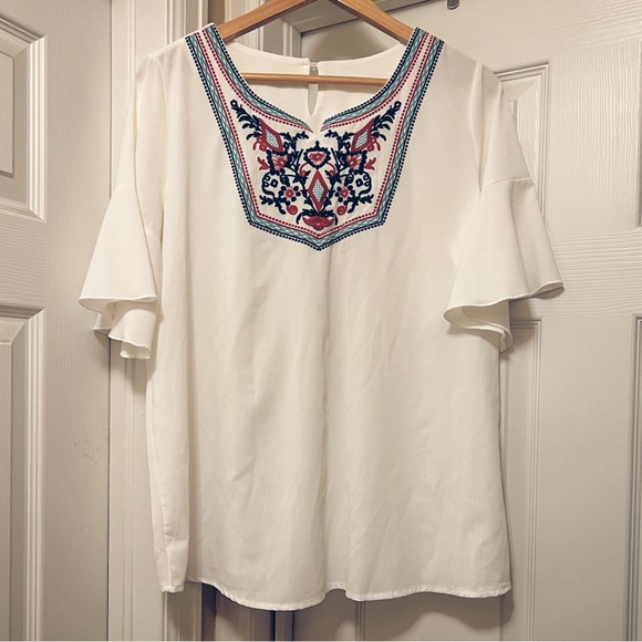 Embroidered silky blouse - Picture 2 of 5